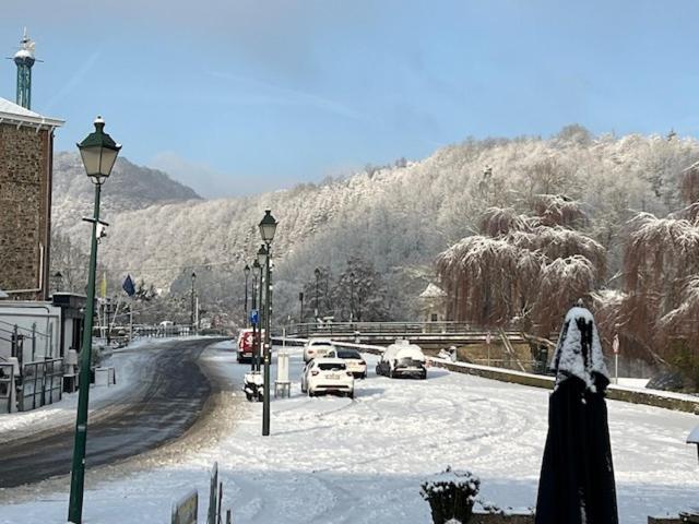 Hotel Val De La Cascade Stavelot Exterior foto